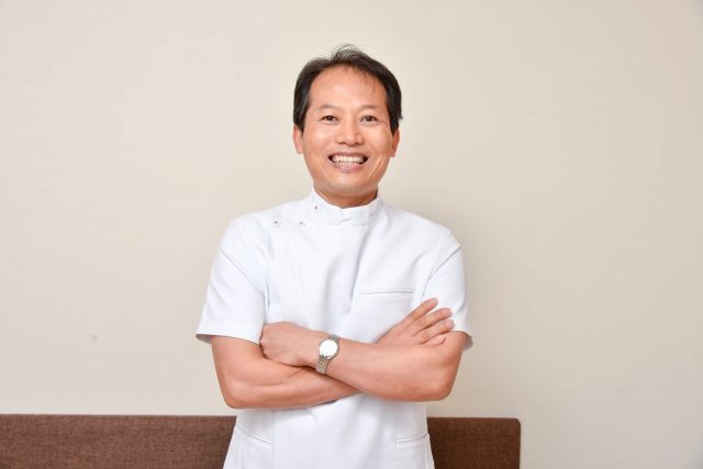 先生の正面写真